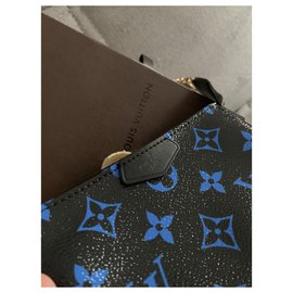 Louis Vuitton-Sacos de embreagem-Preto