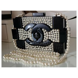Chanel-Chanel Runway White Pearl and Black Lego Clutch-Black,White