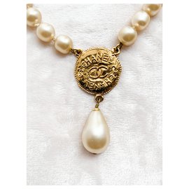 Chanel-L'intramontabile collana di perle Chanel-Bianco sporco