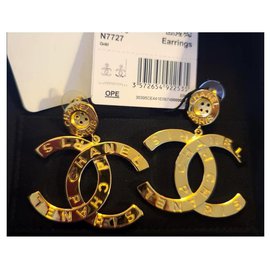 Chanel-Brincos de ouro Chanel Paris CC-Gold hardware