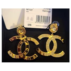 Orecchini in oro Chanel Paris CC Gold hardware