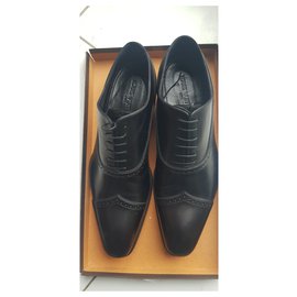 Louis Vuitton-Louis Vuitton brogue shoes-Black