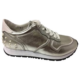 Tod's-Sneakers-Silvery
