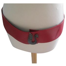 Autre Marque Cinto Diane Goldstein de couro vermelho com detalhe de pássaro Vermelho