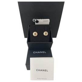 Chanel-Pendientes Chanel dorados en forma de botones .-Dorado