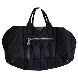 Prada Reisetasche aus gestepptem Nylon Schwarz Schwarz