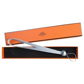 Hermès Ipso, Correa para la muñeca. Hardware de plata