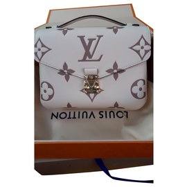 Louis Vuitton-Sacos de embreagem-Creme
