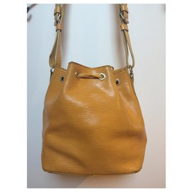 Louis Vuitton-Gelbe Noé-Tasche aus Epi-Leder-Gelb