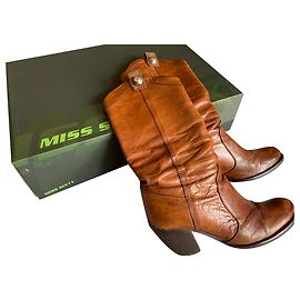 Miss Sixty boots in light brown leather / camel, medium-high, with removable chain Light brown