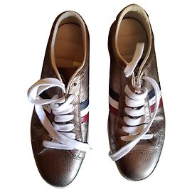 Sapatilhas de cano baixo Moncler Dourado
