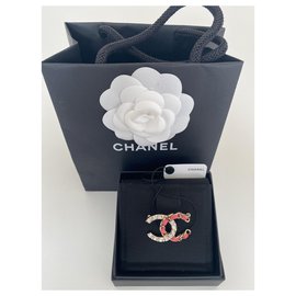 Chanel-Chanel Goldene Brosche mit Leder und Strasssteinen ( Neu nie getragen )-Gold hardware