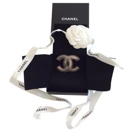 Chanel-Alfinetes e broches-Hardware prateado