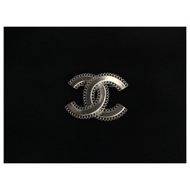 Chanel-Alfinetes e broches-Hardware prateado