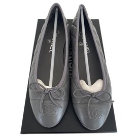 Chanel-Chanel ballerines matelassées en cuir gris , taille 38-Gris