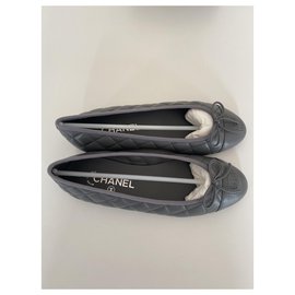 Chanel-Chanel ballerines matelassées en cuir gris , taille 38-Gris
