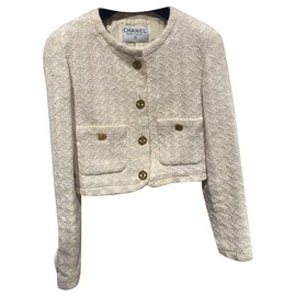 Chanel-Chaquetas-Beige