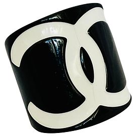 Chanel Vintage 2008 CC plastic cuff Black White