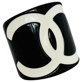 Chanel-Vintage 2008 CC plastic cuff-Black,White