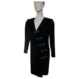 Yves Saint Laurent Kleid aus schwarzem Viskose-Samt Schwarz
