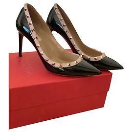 Valentino Garavani Valentino Rockstud pumps black Black