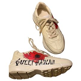 Tênis Gucci Rhyton de couro cor eggshell Fora de branco