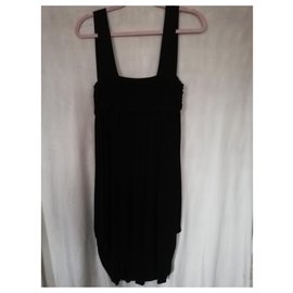 Fendi-Robes-Noir