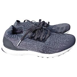 Ultraboost sem bloqueio ADIDAS Cinza