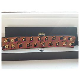 MCM Brazalete de cuero Castaño Negro Rosa Naranja