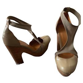 Hoss Intropia Platform Heels Khaki Leather Khaki
