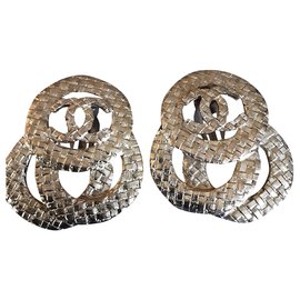 Chanel-Chanel. Clips acolchados( S )".-Gold hardware