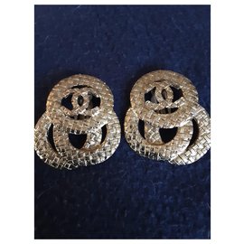 Chanel-Chanel. Clips acolchados( S )".-Gold hardware