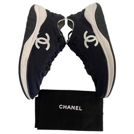 Chanel-Zapatillas Chanel-Negro,Blanco
