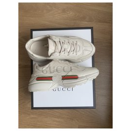 Gucci-sneakers-Crème