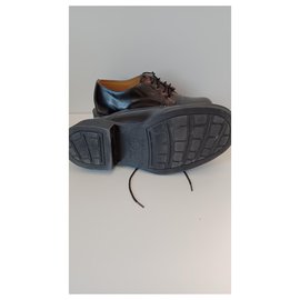 Dr. Martens Derby in pelle nera con lacci Nero