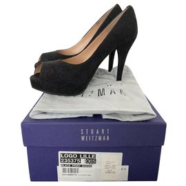 Stuart Weitzman-Punta aperta in pelle martellata con logo Lille-Nero