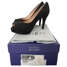 Stuart Weitzman Logo Lille Kiesel Leder Peeptoes Schwarz