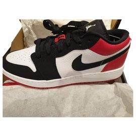 Nike-Air Jordan 1 low black toe gs size children 6.5Y-Black,White,Red