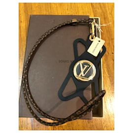 Louis Vuitton-Encantos de telefone-Marrom