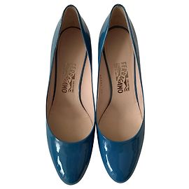 Salvatore Ferragamo Benzin-Blau-Lacklederpumps Blau