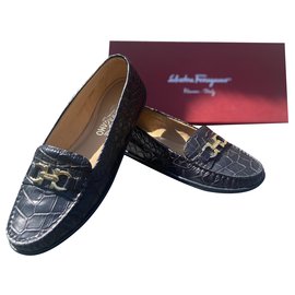 Salvatore Ferragamo Richie P Python Leather Loafers Black Black Gold hardware