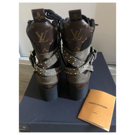 Louis Vuitton-Laureate-Khaki