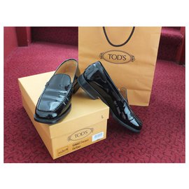 Tod's-Tod's black shiny patent leather moccasins-Black