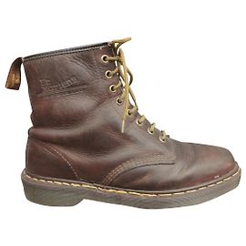boots Dr. Martens p 43 Marron