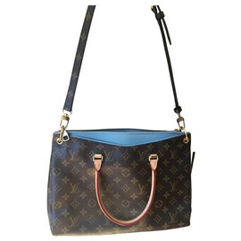 Louis Vuitton-Pallas-Blue
