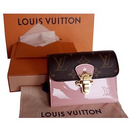 Louis Vuitton Cartera compacta de cerezo Rosa