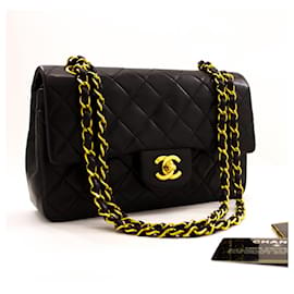 Chanel-Chanel 2.55 lembo foderato 9"Borsa a tracolla a catena in pelle di agnello nera-Nero