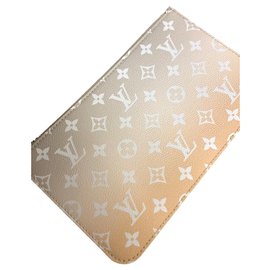 Louis Vuitton-LV pouch by the pool-Pink