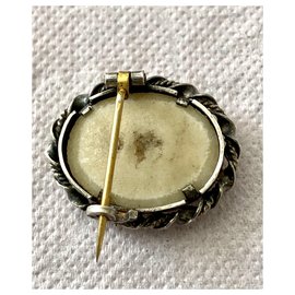 Vintage-Very old brooch (Approximately 1900)in Sterling Silver and the stone of a petrifying fountain-Eggshell