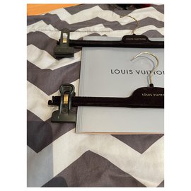 Louis Vuitton-2 Cintres Jupes / Pantalons-Noir,Bijouterie dorée
